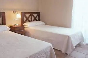 Santuario San Jose (Adults Only) Otel 2*, San José İspanya
